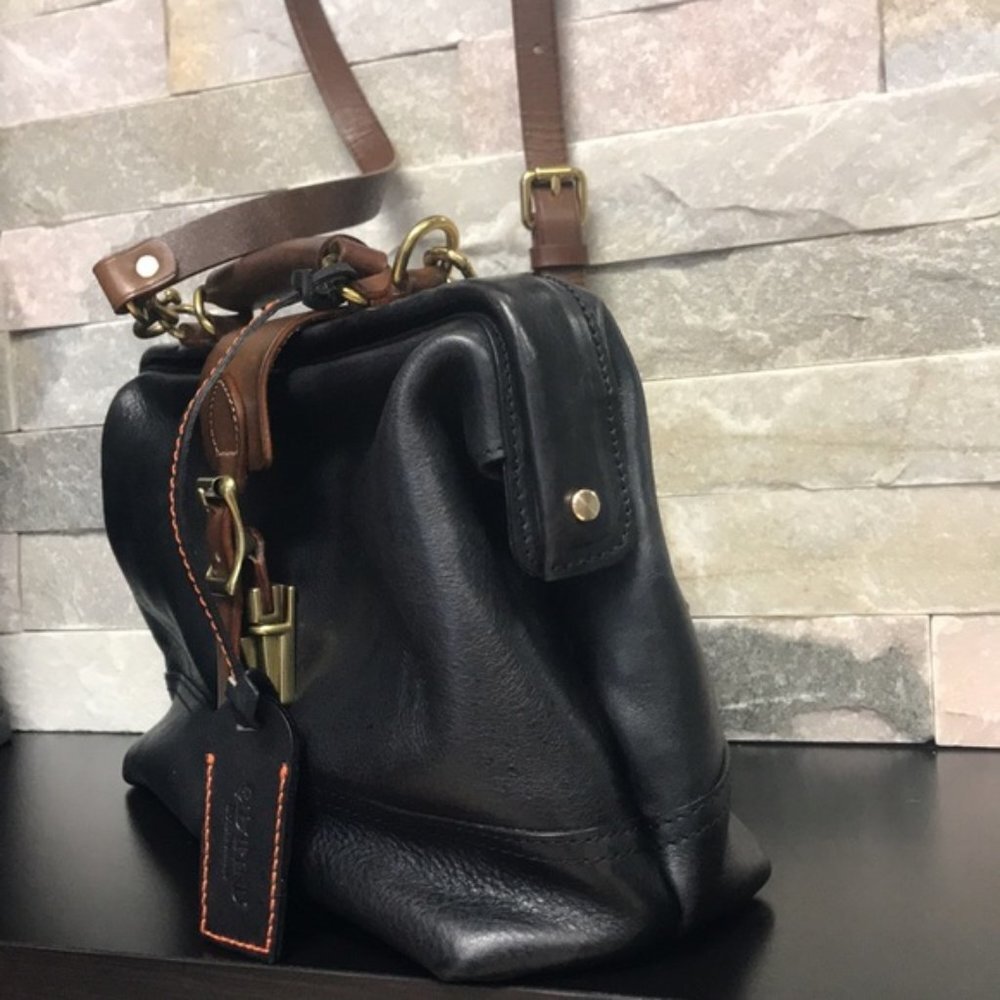 Old Trend Genuine Leather Doctor Satchel - Picture 5 of 7